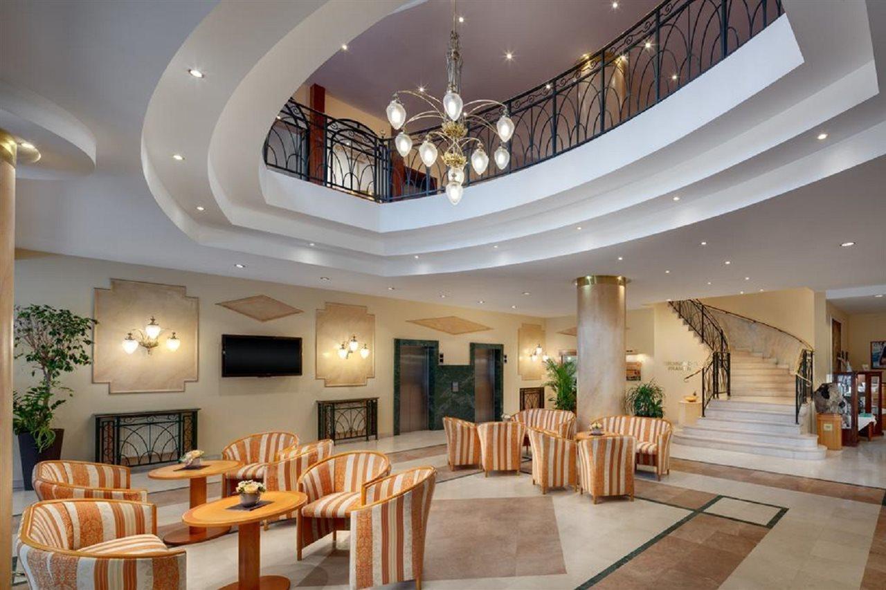 Ensana Butterfly Hotel Mariánské Lázně Екстериор снимка