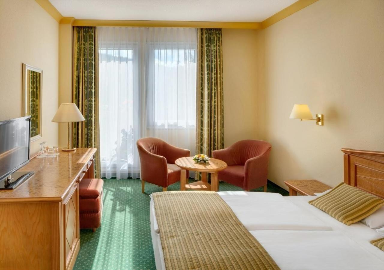 Ensana Butterfly Hotel Mariánské Lázně Екстериор снимка