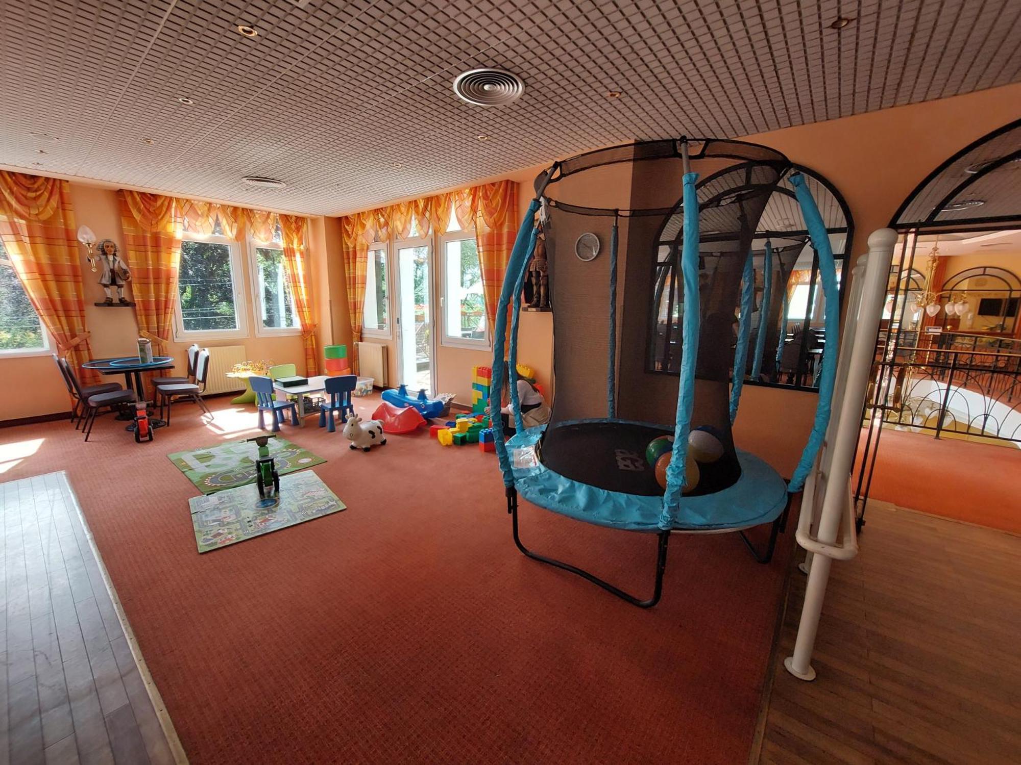Ensana Butterfly Hotel Mariánské Lázně Екстериор снимка