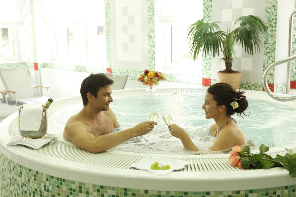 Ensana Butterfly Hotel Mariánské Lázně Екстериор снимка