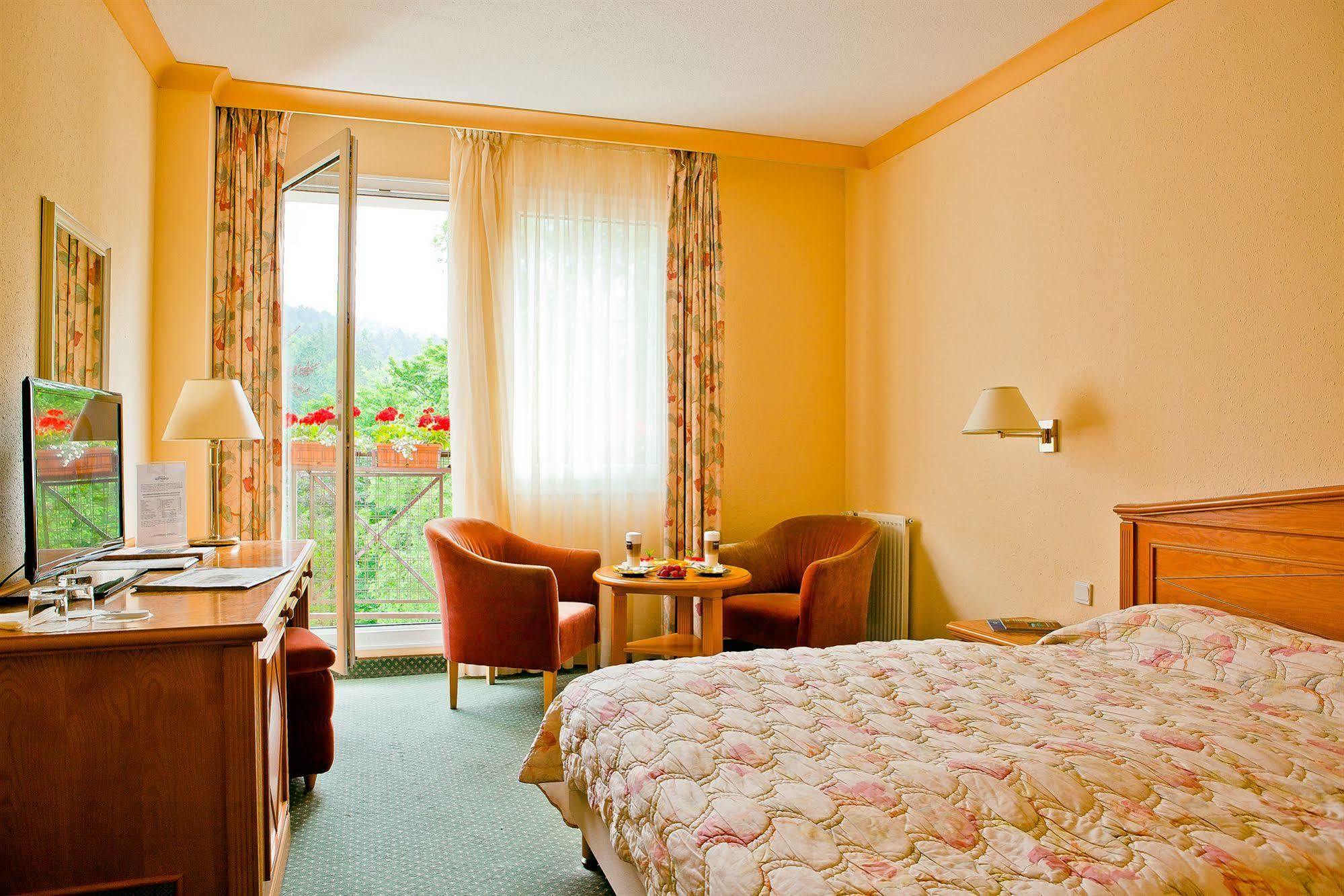 Ensana Butterfly Hotel Mariánské Lázně Екстериор снимка